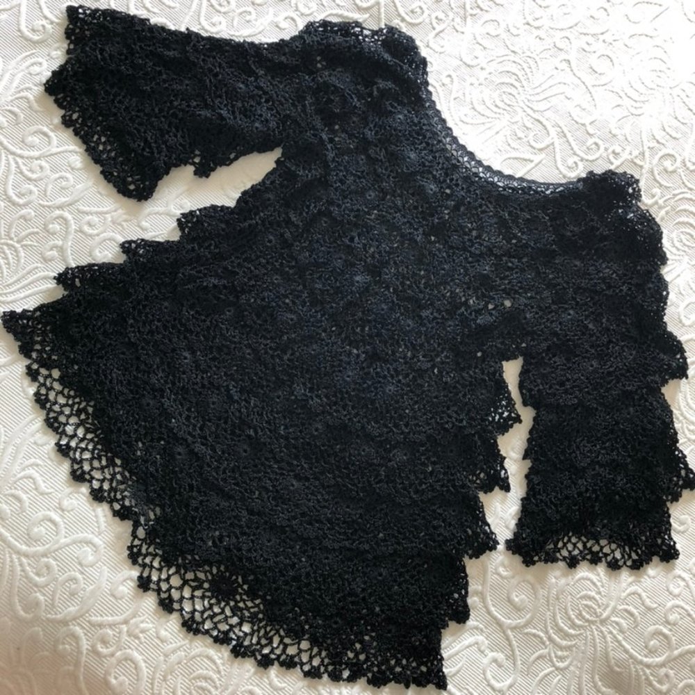BLACK CROCHET TIERED RUFFLED DRESS COVER UP NO TAGS FITs S OR M MINI